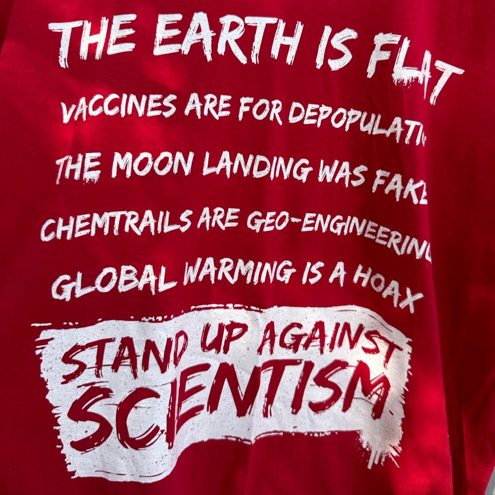 Conspiracy T-shirt size 2XL flat earth tshirt